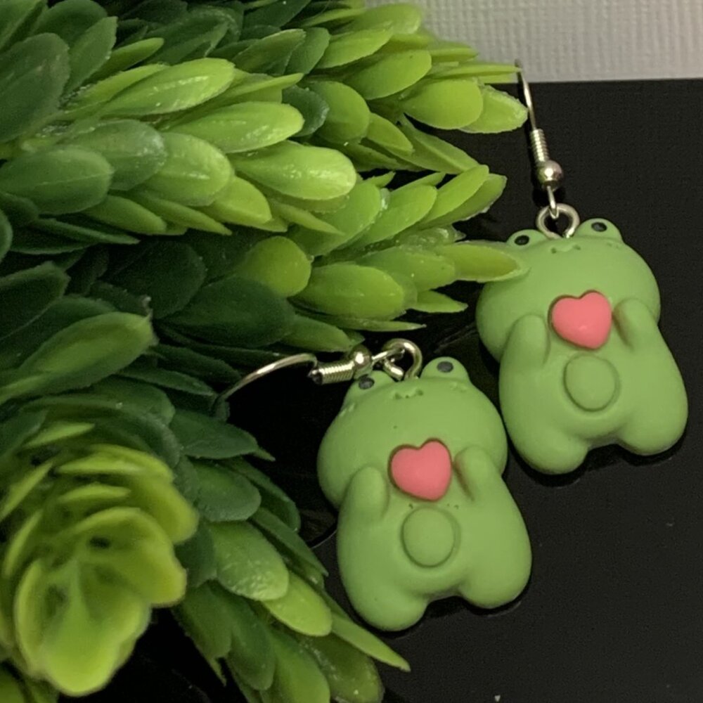 Frog Earring, Amphibian Earring, Love Earring, Heart Earring, Valentine's Day